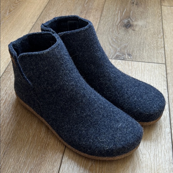 Taos Footwear Shoes - Taos Blue Woolly Boolly Wool Booties Size 40 Womens 9-9.5 Mens 6.5-7